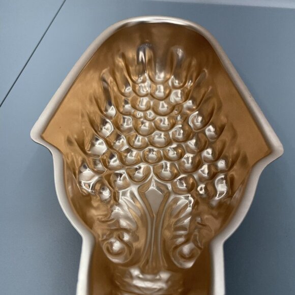 Vintage Mirro Grape Bunch Mold Cake Pan Copper Tone Aluminum Made in USA - Picture 8 of 11